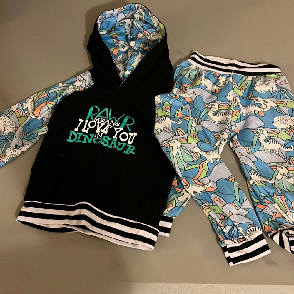 Baby top and bottom set